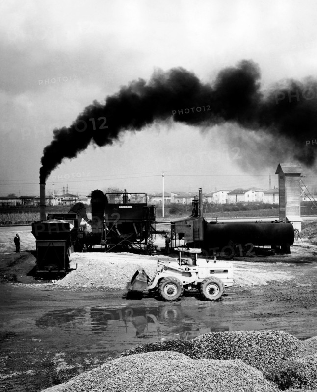 chantier de construction de conglomérats bitumineux, 1961