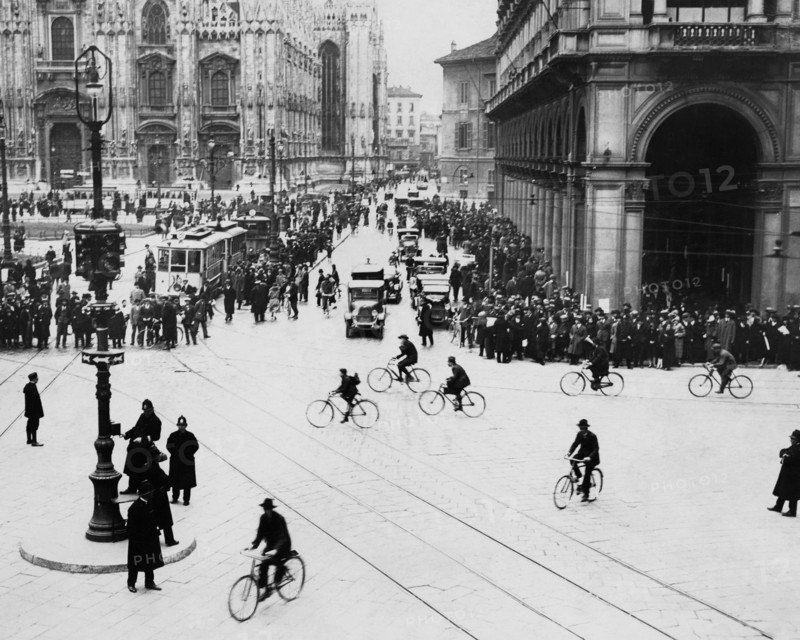 place de la cathédrale à milan, 1910 1920