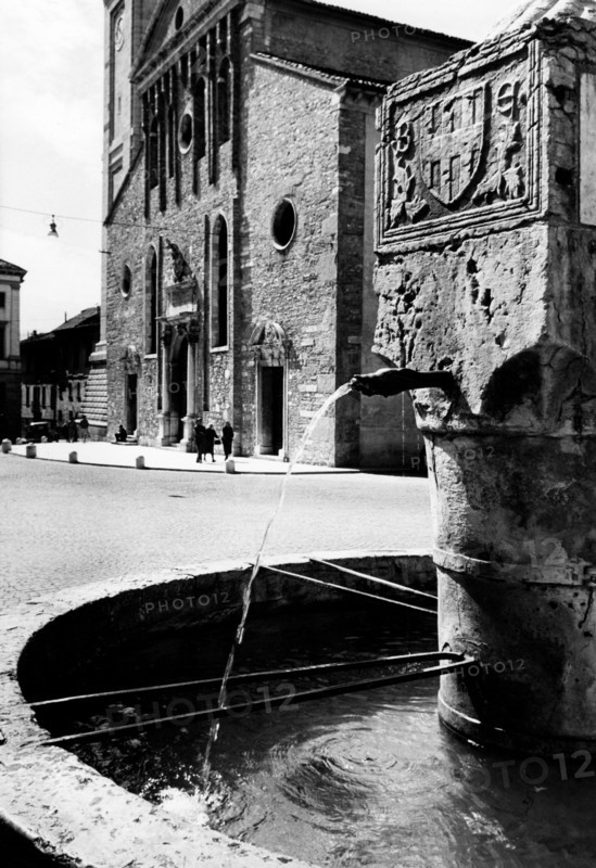 italie, veneto, belluno, piazza duomo, 1920 1930