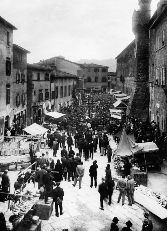 italie, toscane, santa fiora, procession des troncs du 3 mai 1920 1930
