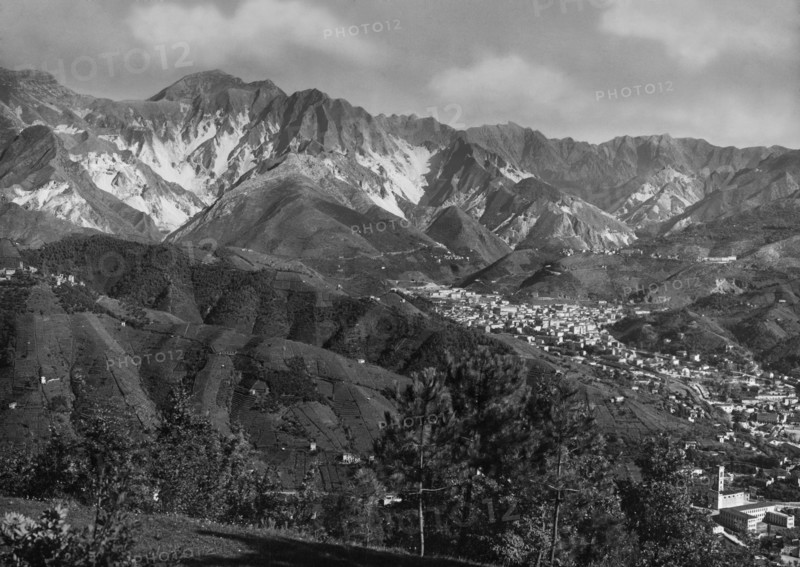 italie, toscane, vue des Alpes apuanes et de la carrara, 1920 1930