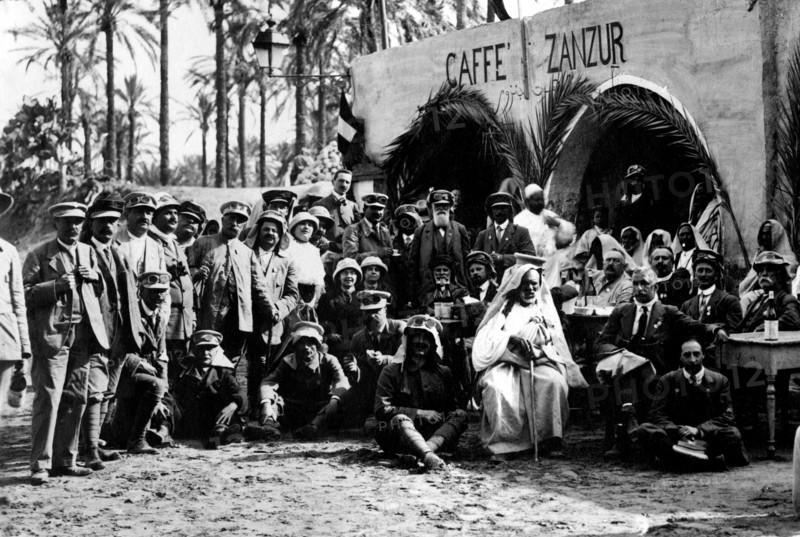 afrique, libye, un groupe de membres du tci lors d'une excursion, 1914