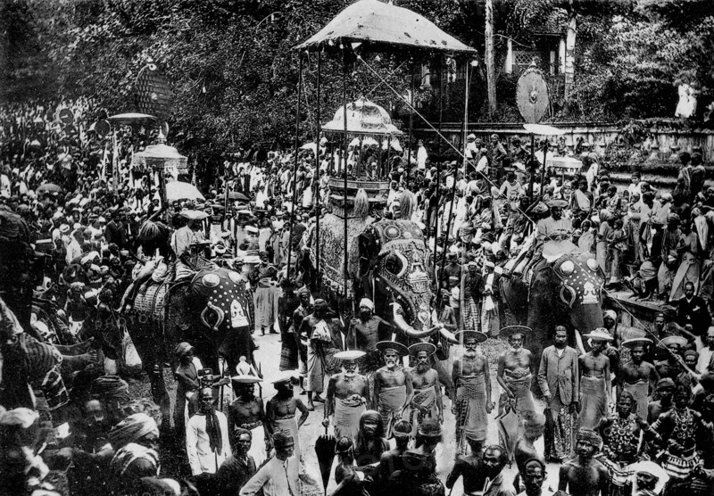 sri lanka, procession religieuse à kandy, 1920 1930