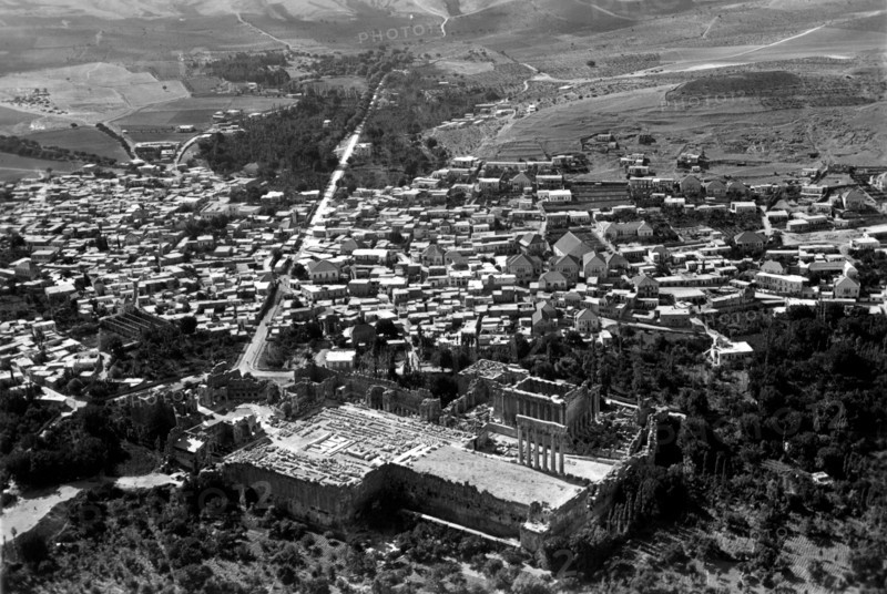 moyen-orient, liban, site archéologique de baalbek, temple du dieu soleil, 1954