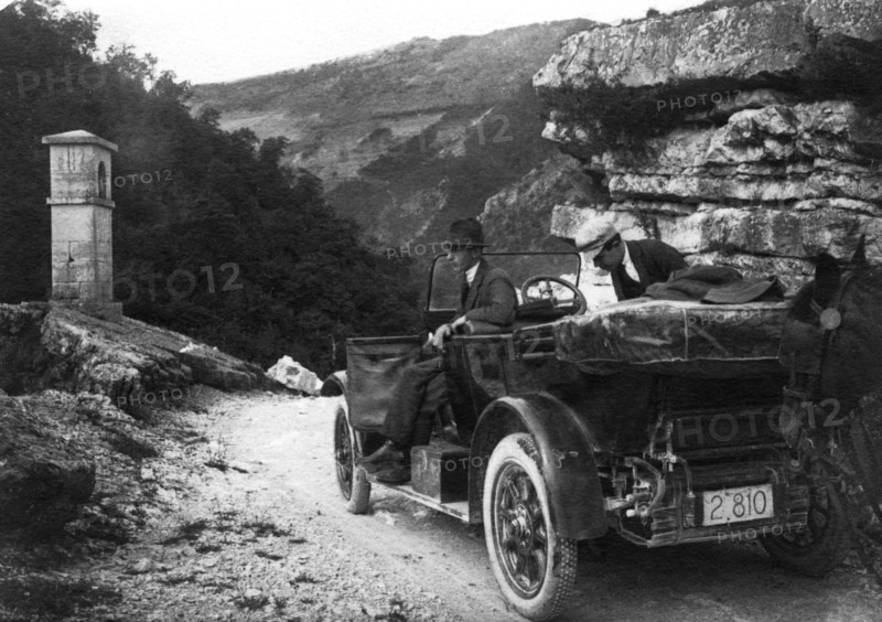 italie, toscane, hommes en voiture, 1910