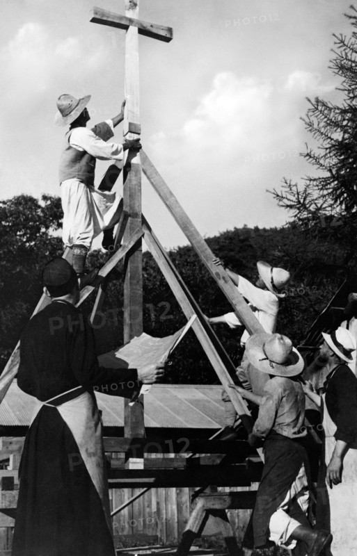 japon, tokyo, construction d'une chapelle, 1940 1950