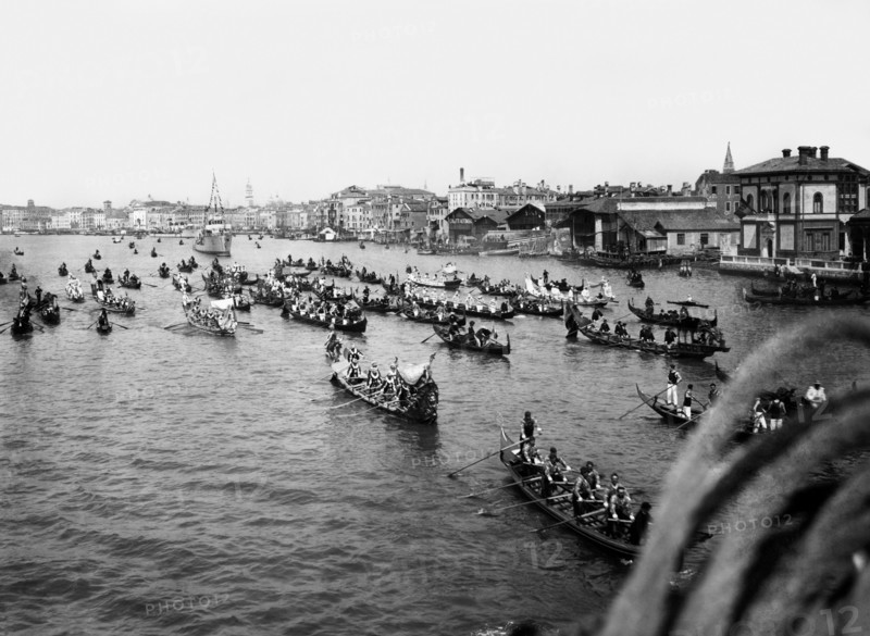 italie, venise, parade historique de bateaux, venise, 1920 1930