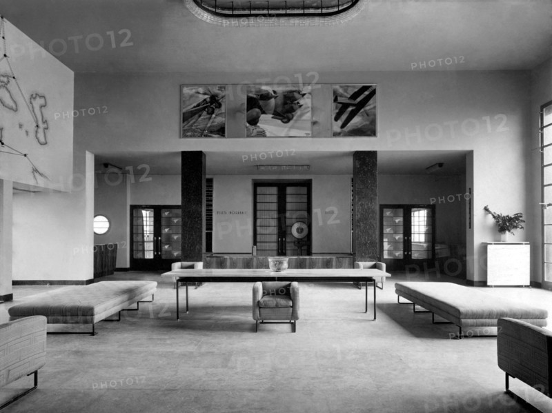 italie, venise, la salle d'attente de l'aéroport marco polo, 1935