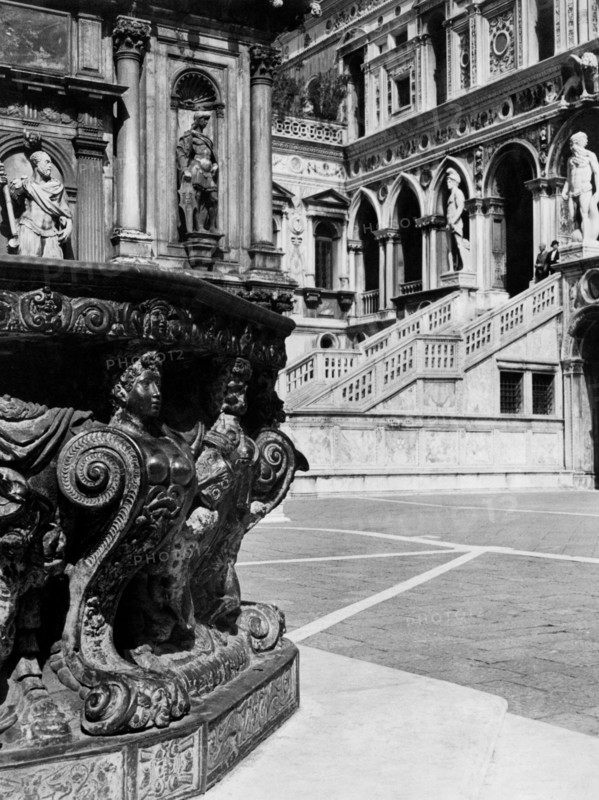 italie, venise, partie de la cour du palais ducal, 1920 1930