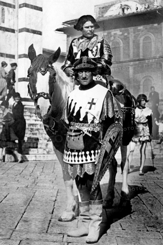 europe, italie, toscane, sienne, le jockey de la contrada del leocorno au palio, 1910 1920