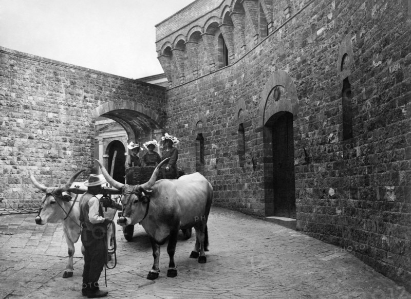 europe, italie, toscane, sienne, intérieur du château de belcaro, 1910 1920
