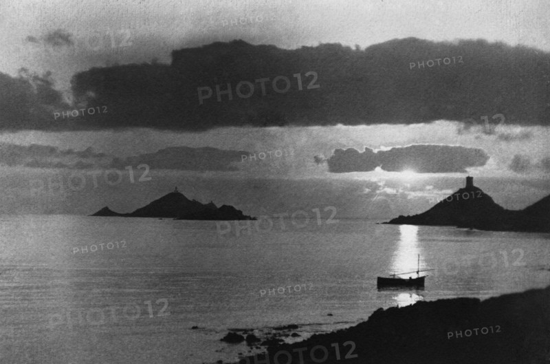europe, france, corse, vue des îles sanguines, 1920 1930