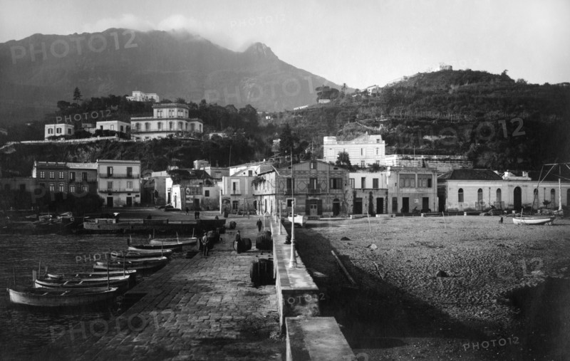 italie, campanie, île d'ischia, vue de casamicciola depuis la jetée, 1910 1920