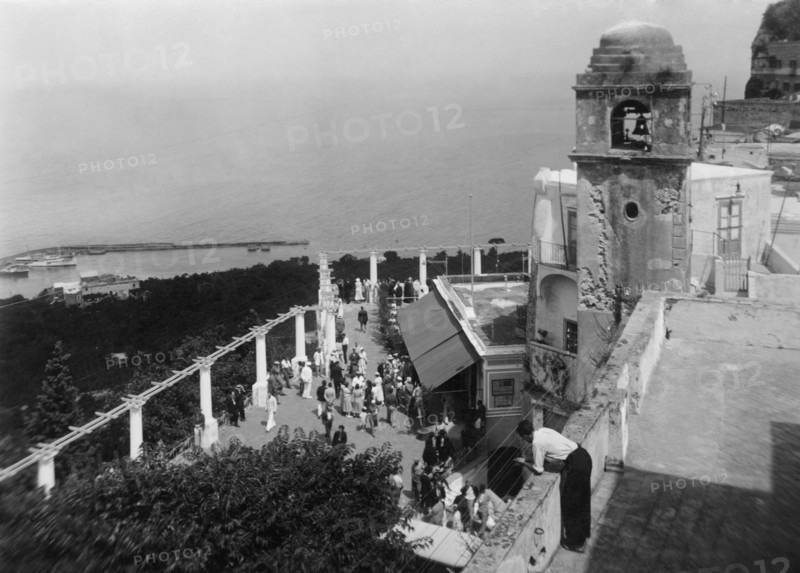 italie, campanie, île de capri, la terrasse du funiculaire, 1930 1940