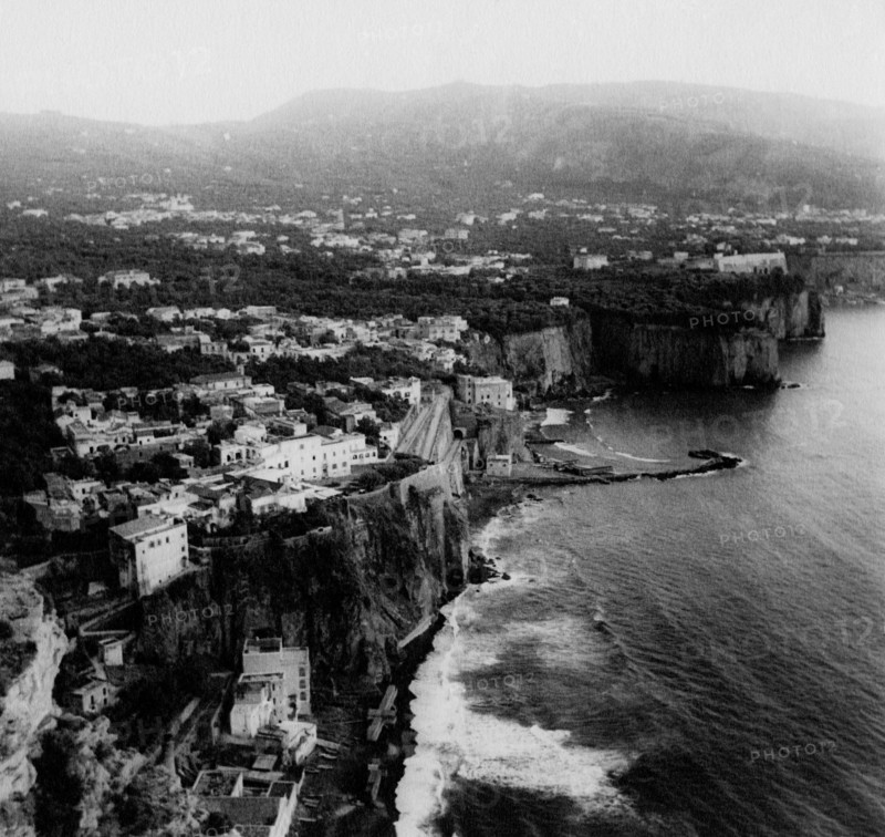 italie, campanie, péninsule de sorrento, vue de meta, 1930 1940