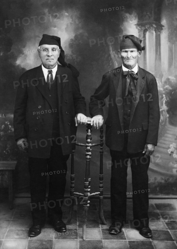 italie, sicile, hommes en costume traditionnel, 1910