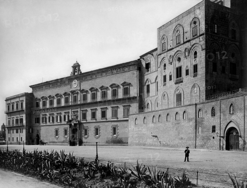 italie, sicile, palerme, façade du palais royal, années 1920