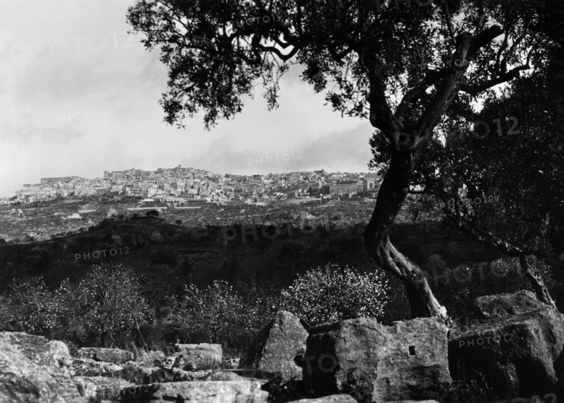 europe, italie, sicile, agrigento, vue de la ville, 1934