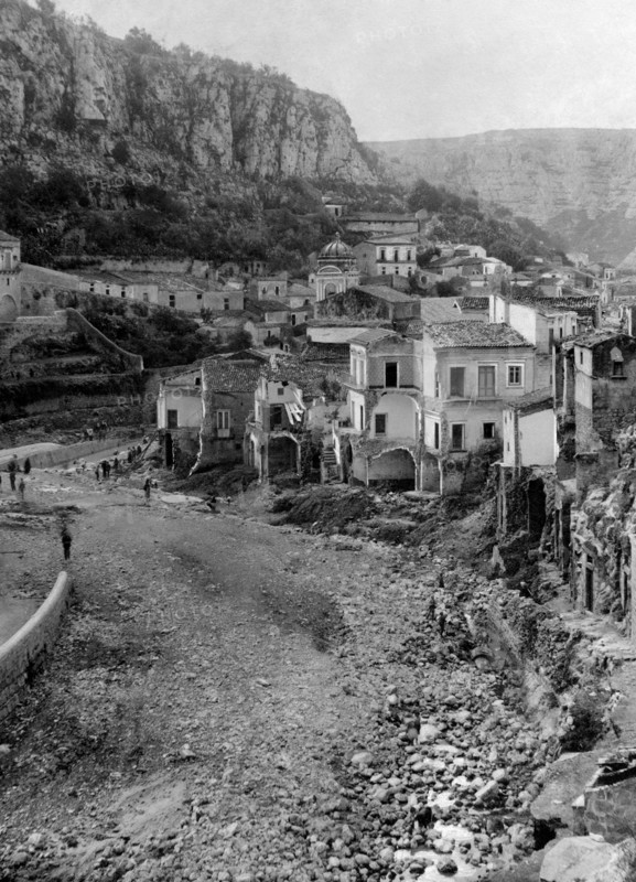 Europe, Italie, Sicile, modica, vue de la ville après l'inondation, 1902
