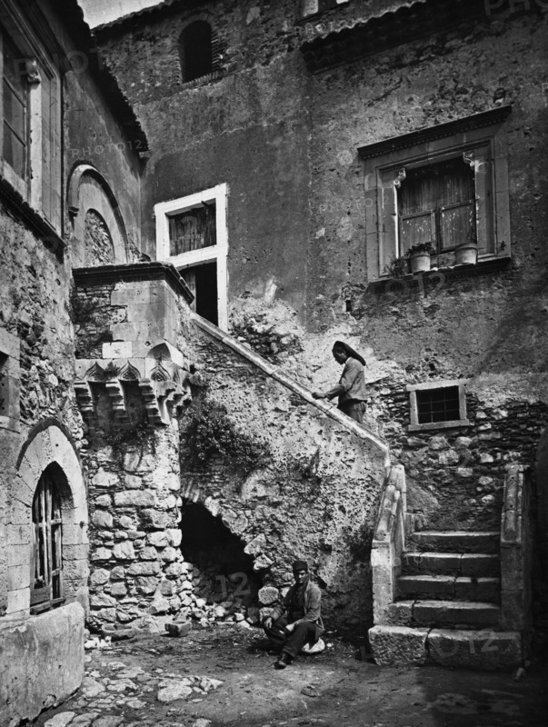 italie, sicile, taormina, une vue de la ville, 1920 1930