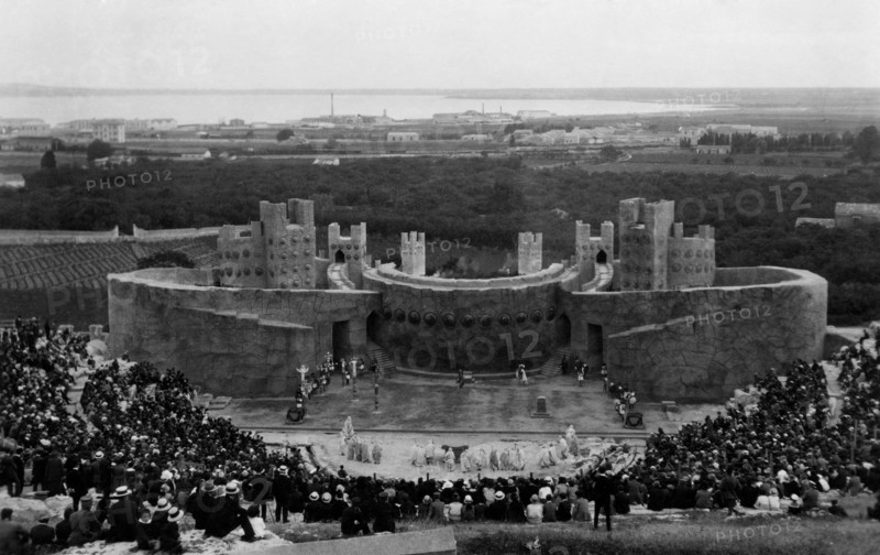 italie, sicile, syracuse, représentation de l'antigone de sophocle, 1924