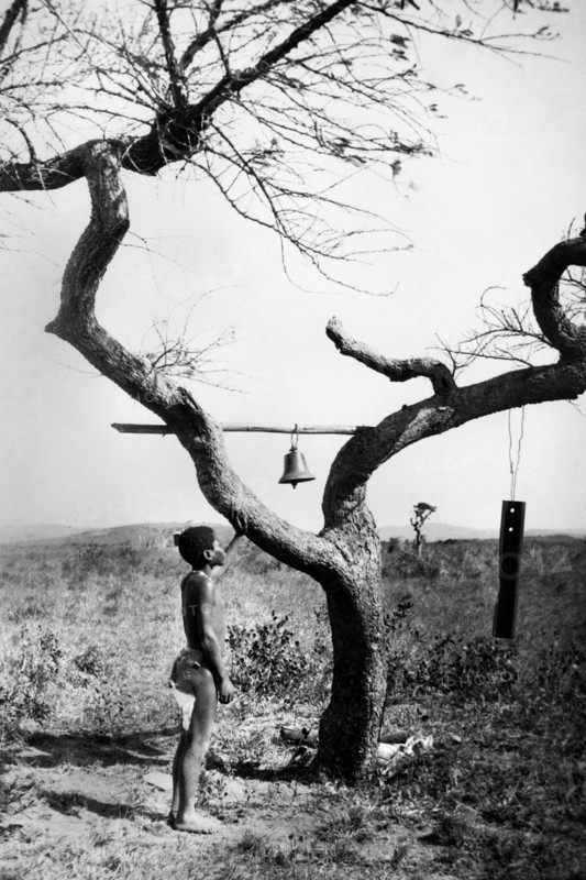 afrique, la cloche d'une mission catholique auprès du peuple indigène zulu, 1920 1930