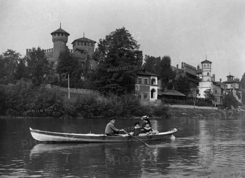 europe, italie, turin, château et village médiéval, 1910