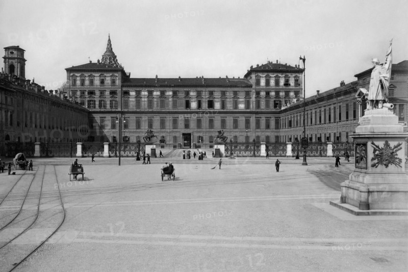 europe, italie, turin, le palais royal et la piazza castello, 1910