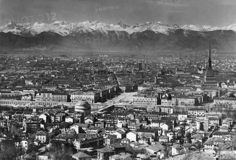 europe, italie, piedmont, turin, panorama avec les alpes, 1957