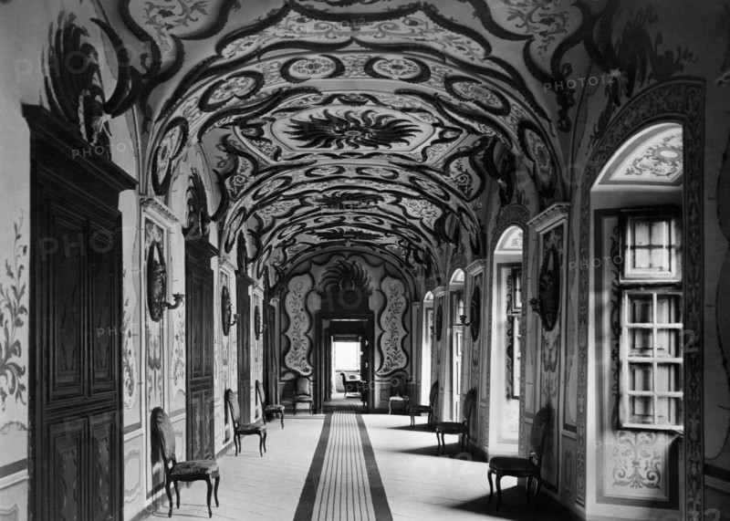 europe, italie, val d'aoste, sarre, galerie à l'intérieur du château, 1910 1920