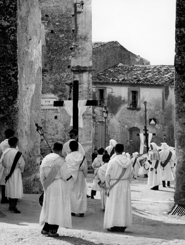 europe, italie, calabre, gerace, procession du vendredi saint, 1967