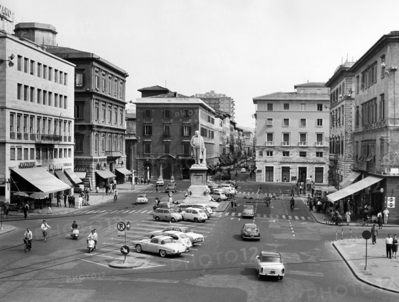 place cavour, livourne, toscane, italie 1965