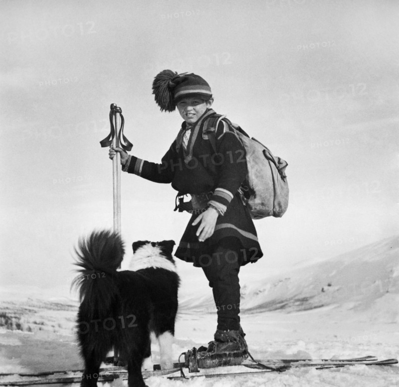 garçon lapon avec son chien, finlande, 1939