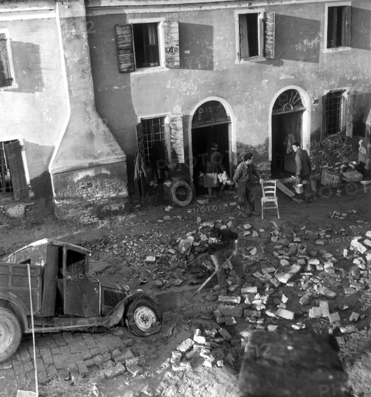 inondation, fleuve po, sant'apollinare, veneto, italie, 1951