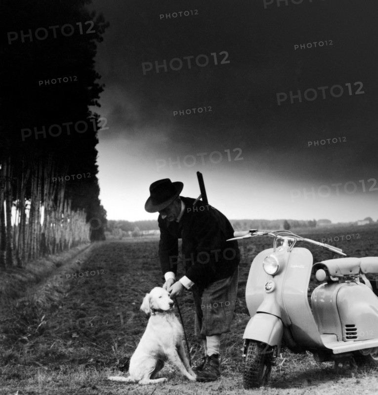 italie, un chasseur et sa guêpe, 1960 1970