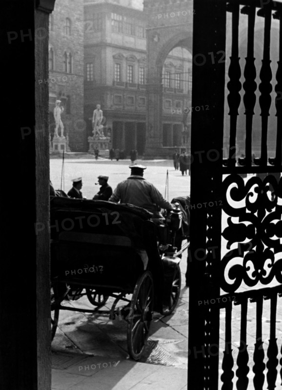 italie, toscane, florence, vue de la piazza della signoria, 1950