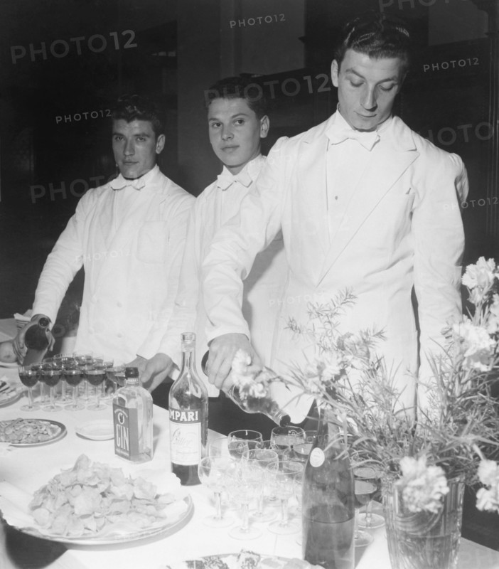 serveurs, 1963
