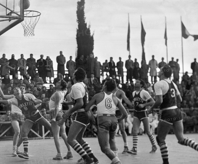 match de basket-ball, 1954