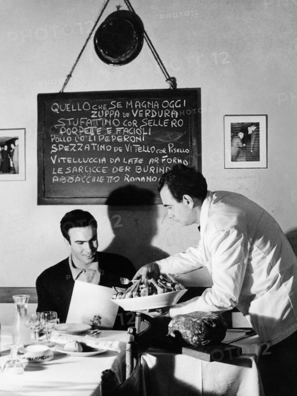 gastronomie, intérieur de restaurant, artichauts alla romana, 1964