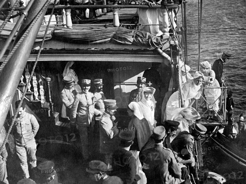 navire-hôpital memfi, la duchessa d'aosta et l'embarquement des blessés, 1912