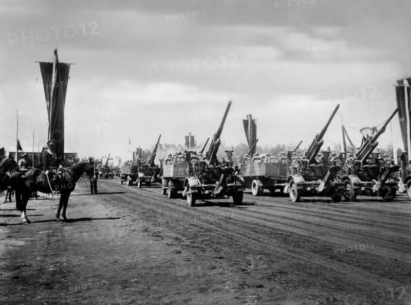 asie, afghanistan, parade d'artillerie anti-aérienne, 1941