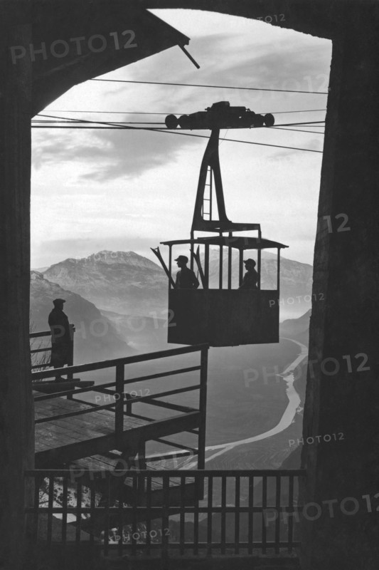 italie, trentino, altopiano della paganella, téléphérique 1940-1950