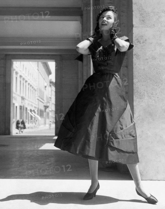 robe d'après-midi et de cocktail en faille noire, 1954
