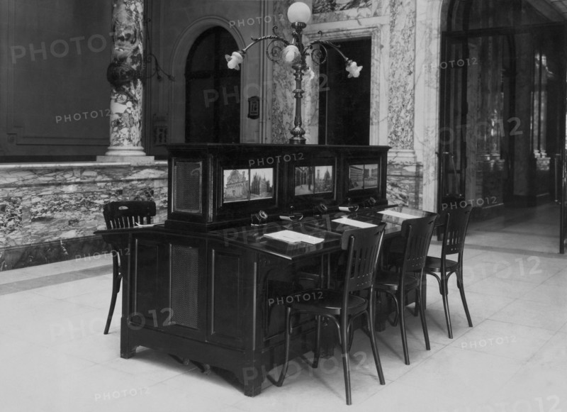 france, marseille, banque commerciale italienne, les grandes banques ont collaboré à la propagande touristique italienne à l'étranger en exposant des photos de paysages et de monuments fournies par l'enit dans les années 30.