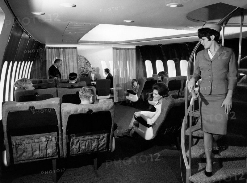 intérieur de première classe d'un jumbo jet, 1960