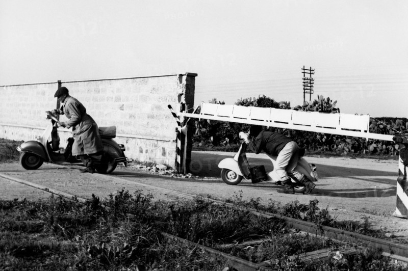 traversée dangereuse à un passage à niveau dans la province de bolzano, 1962