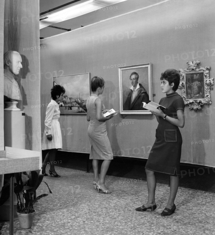 visiteur de l'exposition sur le XIXe siècle, museo civico di bassano del grappa, 1961