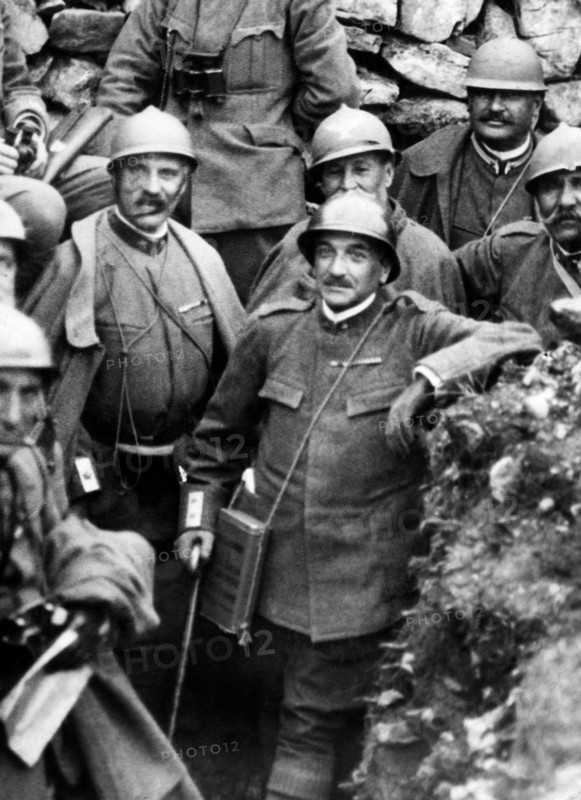Armando diaz among the soldiers. 1917