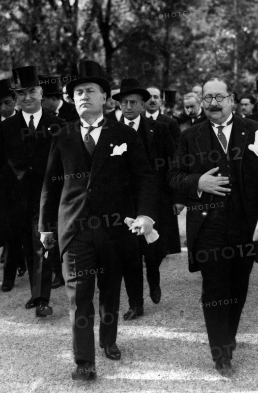 Benito mussolini and ministers at the inauguration of the scientific agricultural council. 1930-40