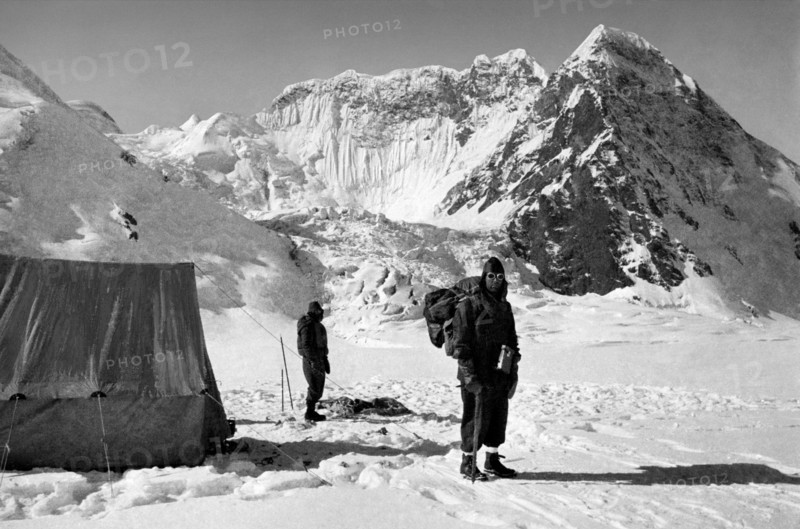 Explorers in Turkestan. 1920-30